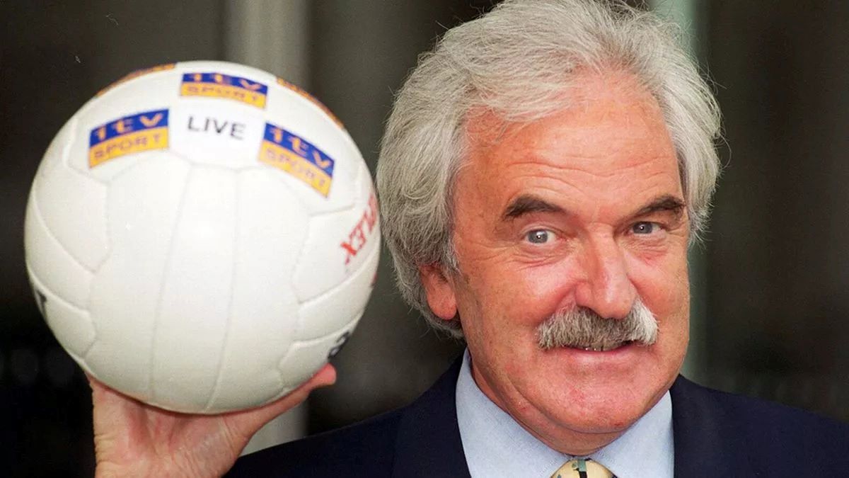 10-facts-about-des-lynam